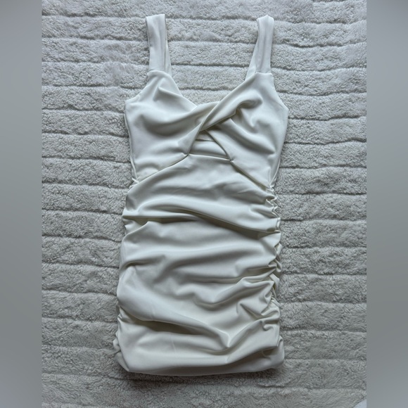 amazon white dress!! - Picture 1 of 3